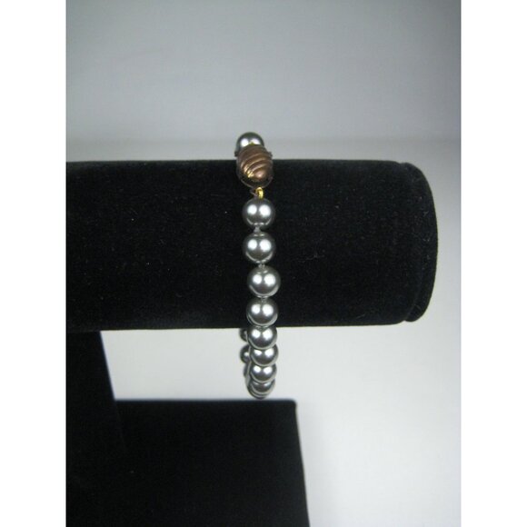 Vintage Imitation Gray Pearl Beaded Bracelet Brasstone Clasp - Picture 6 of 7